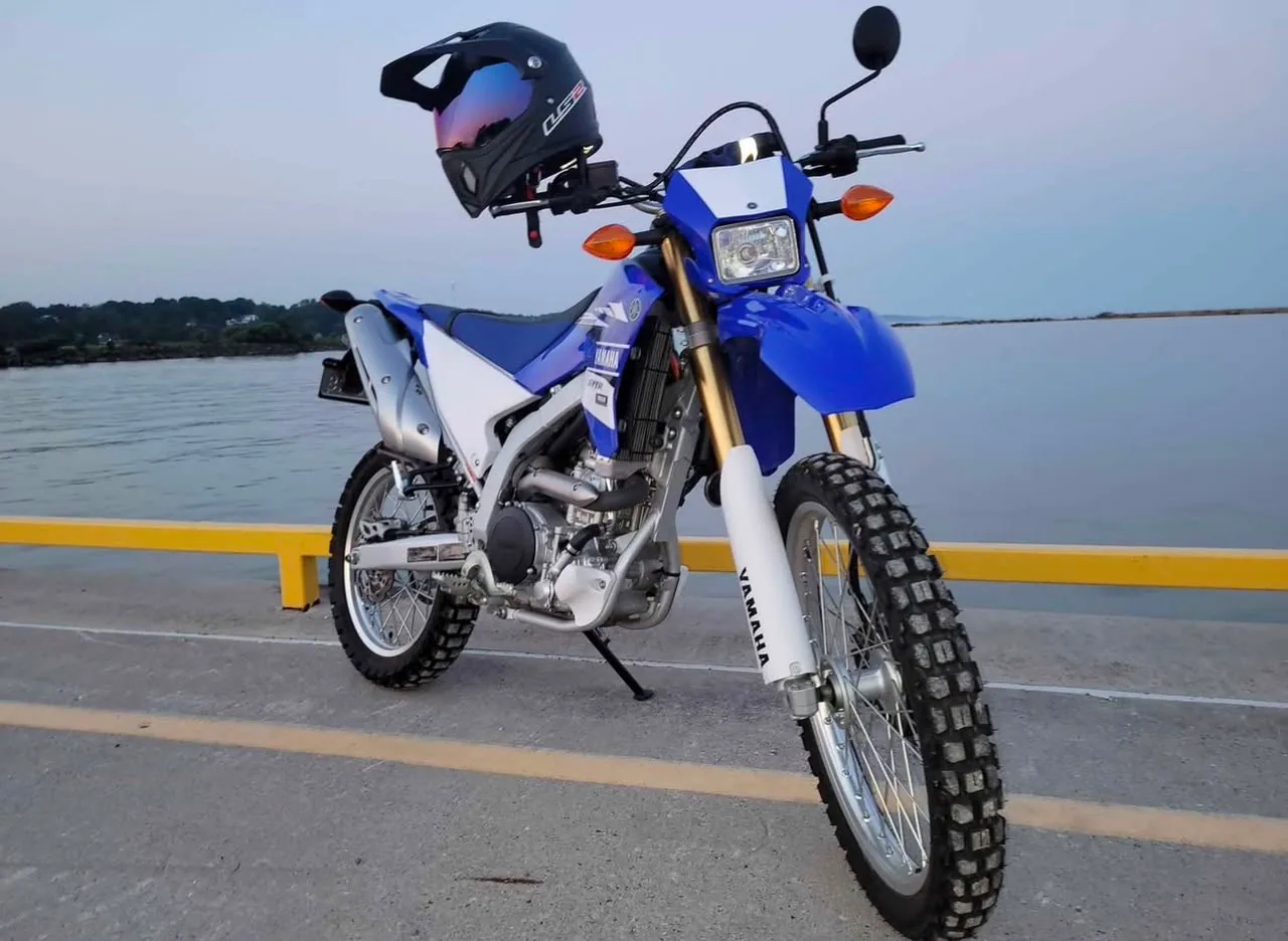 2017 Yamaha WR in blue and white parked at the waterfront